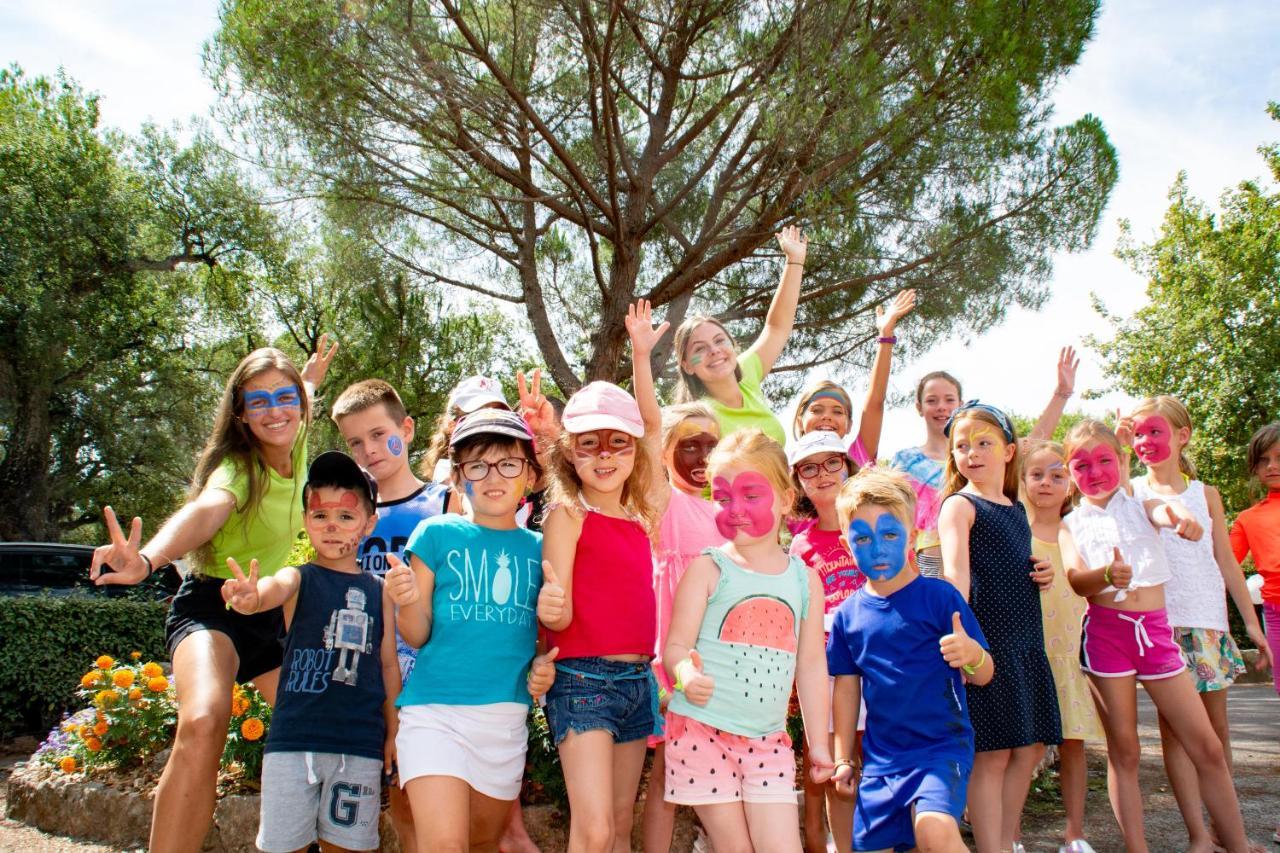 Chalets Met Buitenkeuken Op Camping Lei Suves - Joycasa Roquebrune-sur Argens Ngoại thất bức ảnh