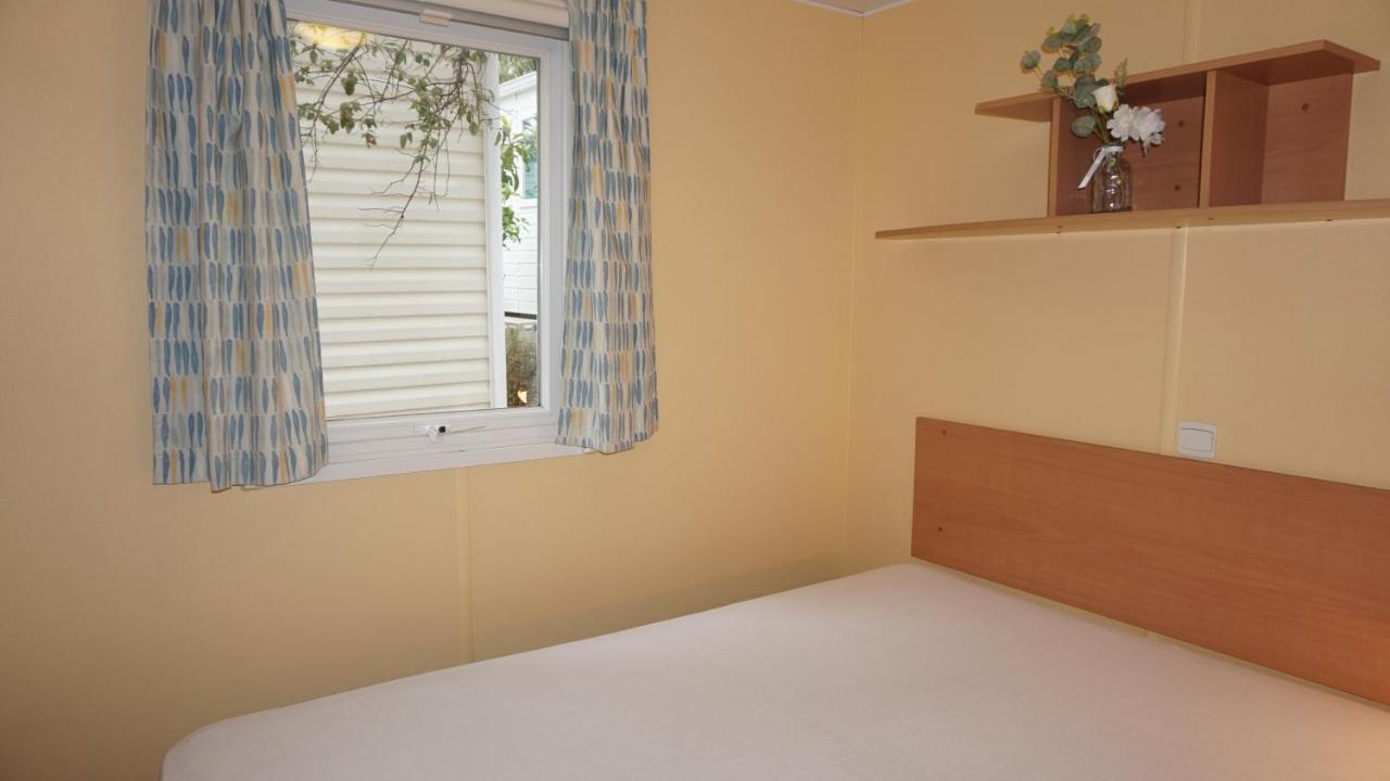 Chalets Met Buitenkeuken Op Camping Lei Suves - Joycasa Roquebrune-sur Argens Ngoại thất bức ảnh