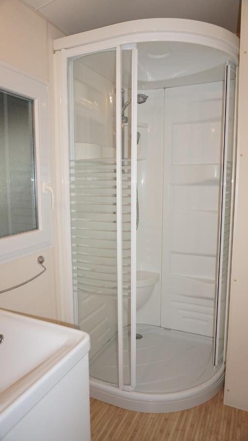 Chalets Met Buitenkeuken Op Camping Lei Suves - Joycasa Roquebrune-sur Argens Ngoại thất bức ảnh