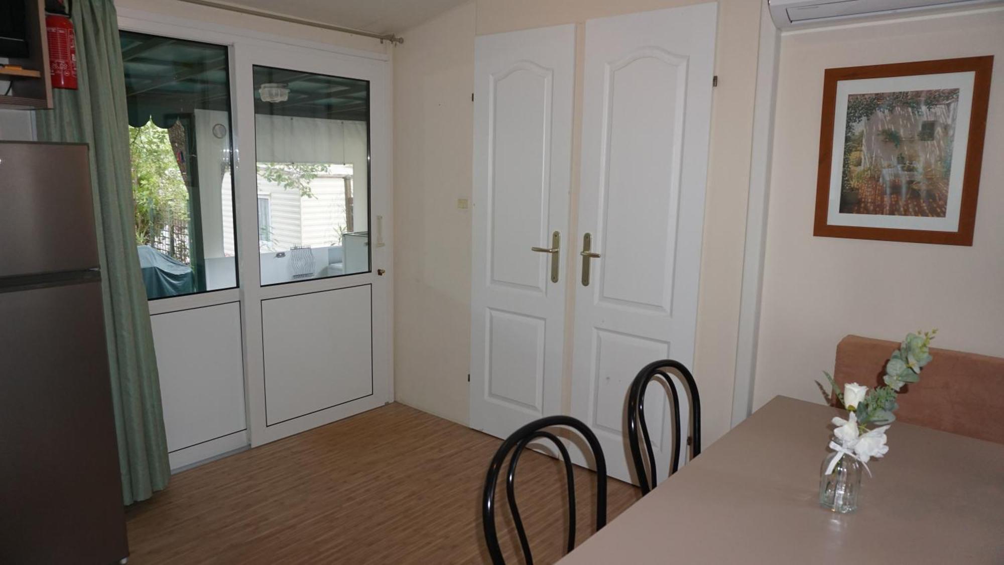 Chalets Met Buitenkeuken Op Camping Lei Suves - Joycasa Roquebrune-sur Argens Phòng bức ảnh