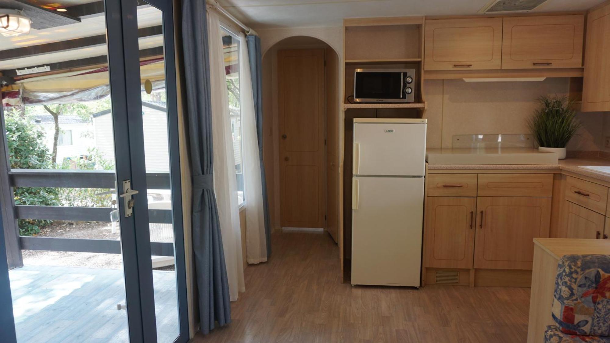 Chalets Met Buitenkeuken Op Camping Lei Suves - Joycasa Roquebrune-sur Argens Phòng bức ảnh