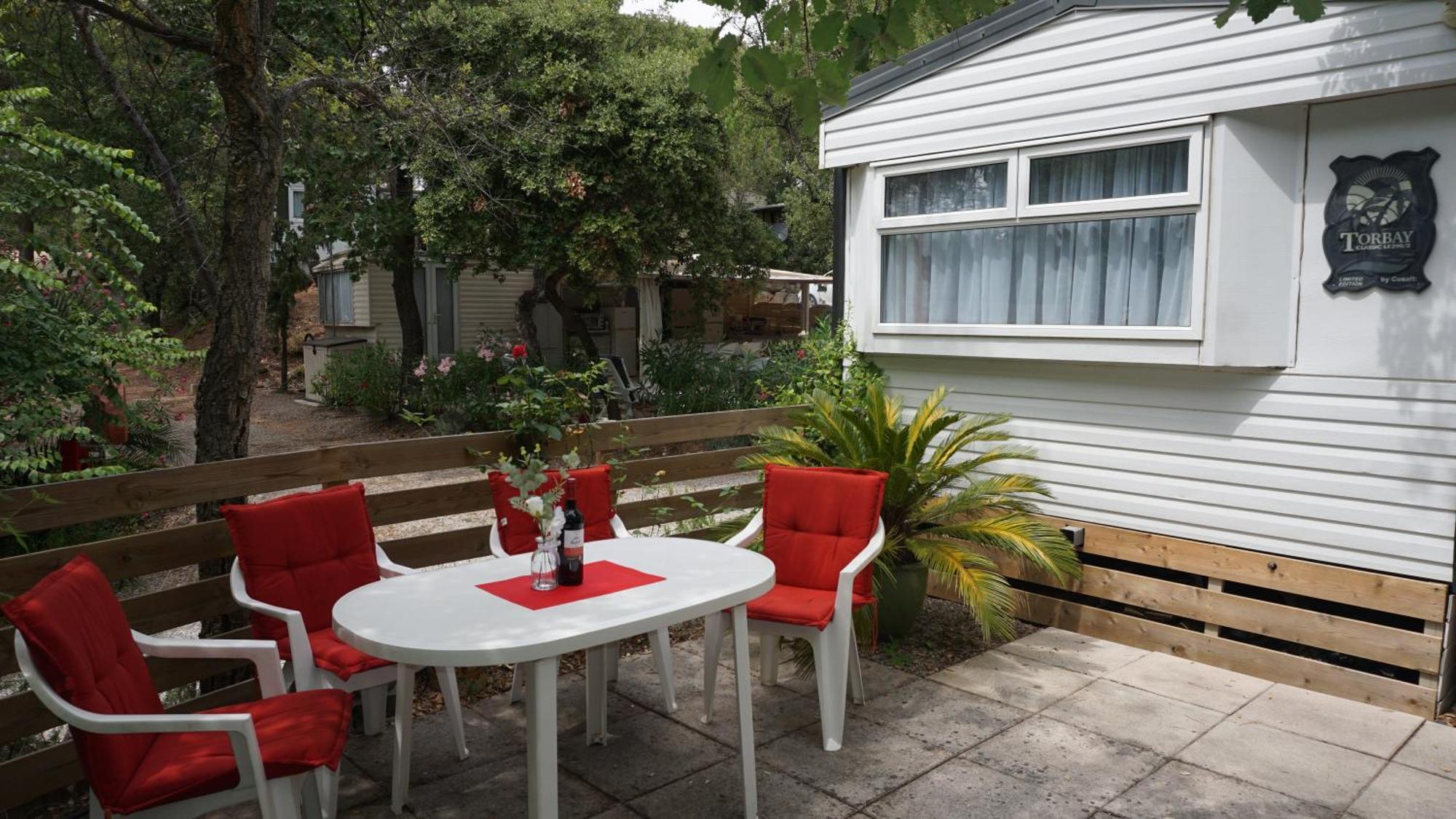 Chalets Met Buitenkeuken Op Camping Lei Suves - Joycasa Roquebrune-sur Argens Phòng bức ảnh