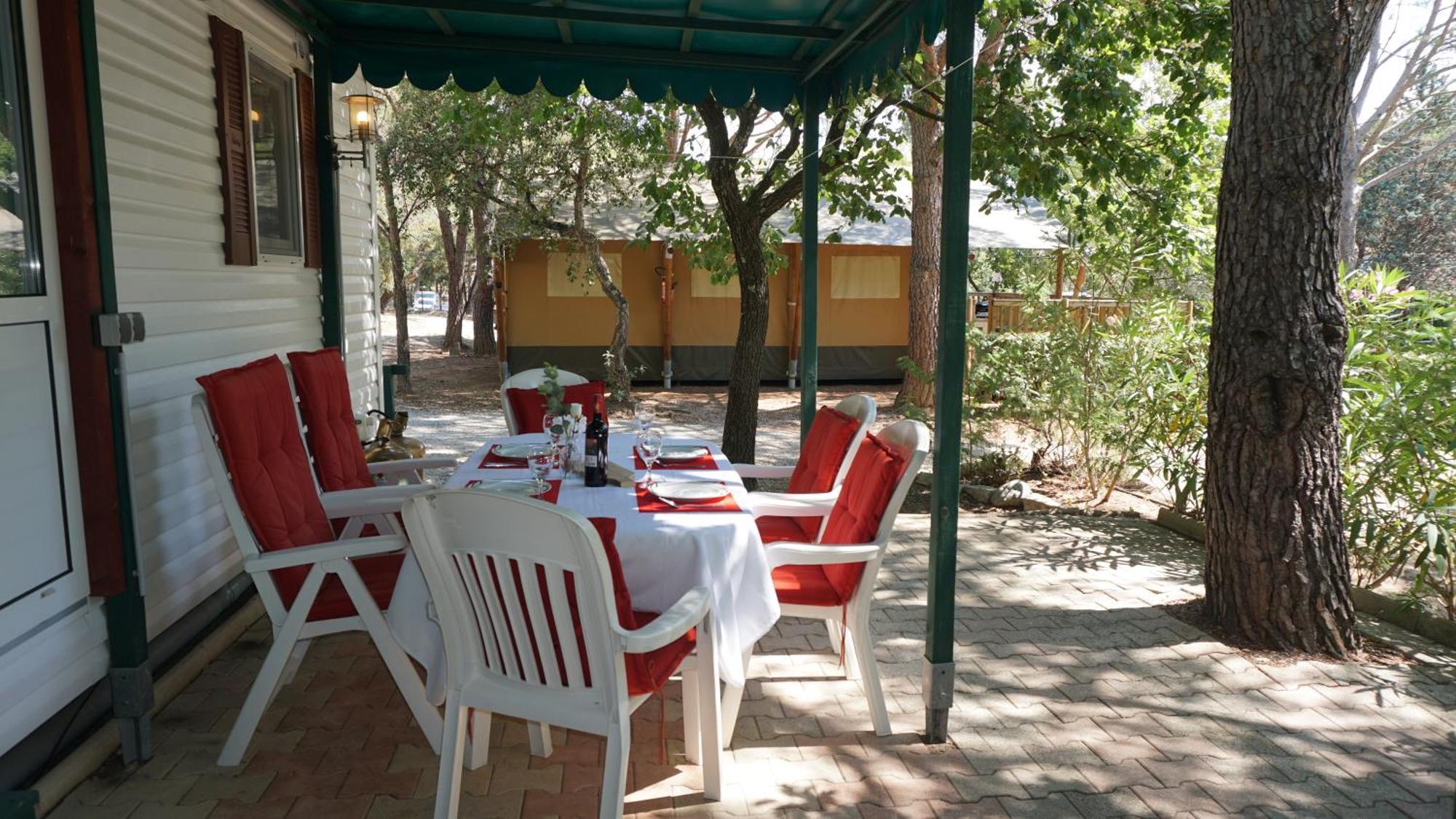 Chalets Met Buitenkeuken Op Camping Lei Suves - Joycasa Roquebrune-sur Argens Phòng bức ảnh